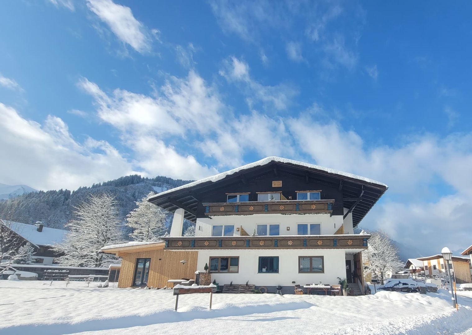 Haus Almrausch Haus Almrausch - Unterkunft in Tiroler-Zugspitz-Arena
